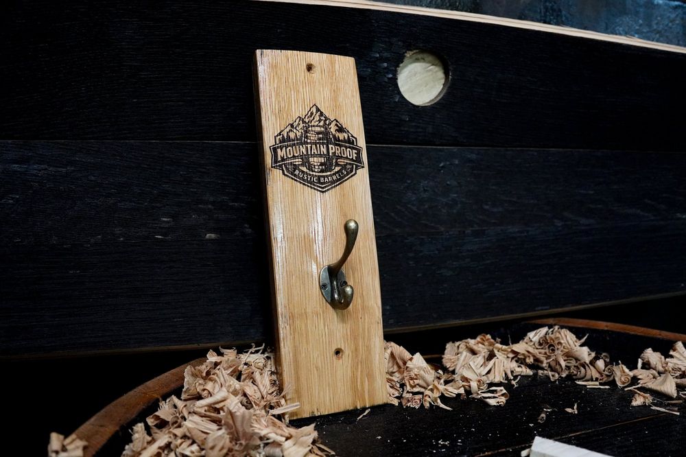 Vertical barrel stave with one coat hook